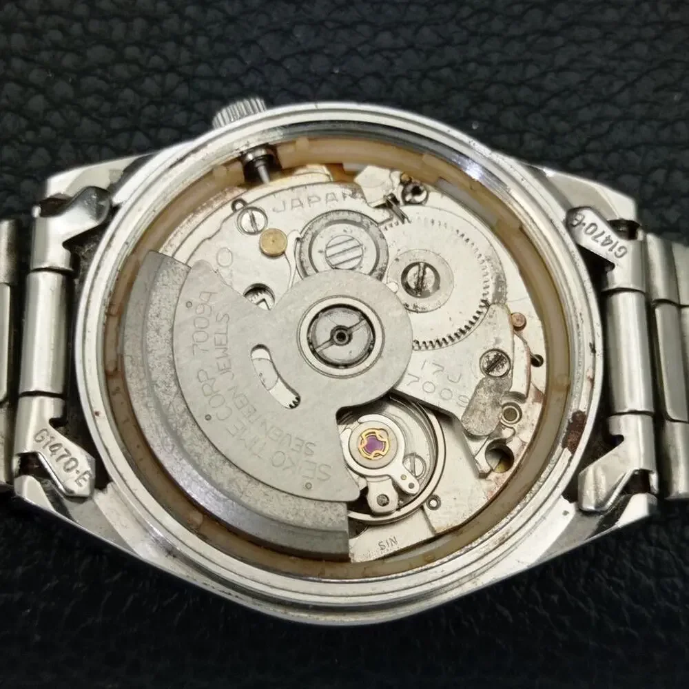 Vintage 1977 Seiko Automatic Mens Silver Watch W/daydate & Gold accents
